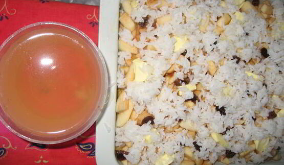 запеканка рисовая с тыквой, яблоками и изюмом