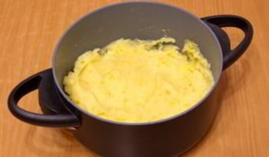 запеканка с куриным филе, грибами и картофельным пюре