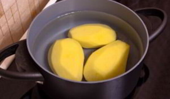 запеканка с куриным филе, грибами и картофельным пюре