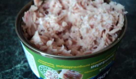 запеканка с тунцом и кедровыми орехами