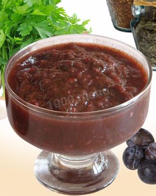 Аджика из слив классическая