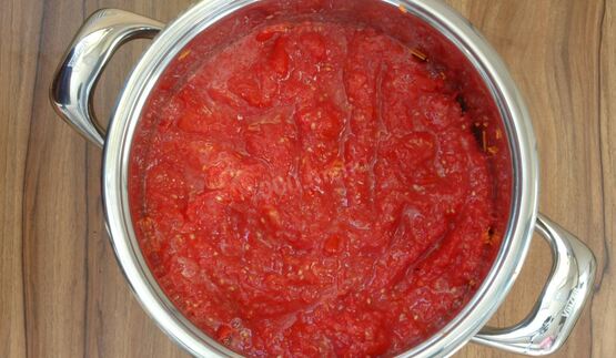 аджика с яблоками и помидорами