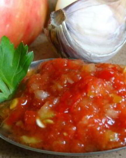 Рецепт домашней аджики из кабачков с перцем