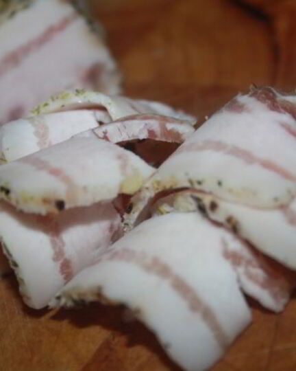 Рецепт вкуснейшее домашнее сало с чесноком и сухой кавказской аджикой