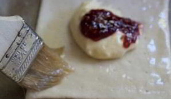 датские булочки с марципаном и джемом