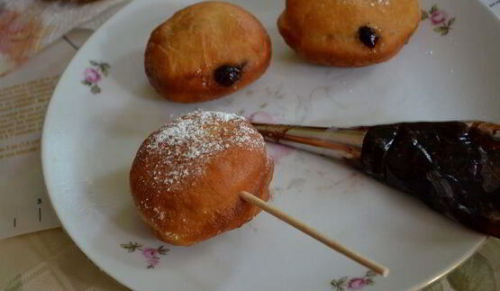 донаты с малиновым джемом