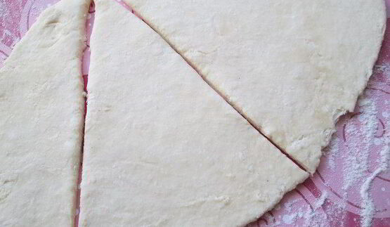 елочка с джемом из творожно-слоеного теста