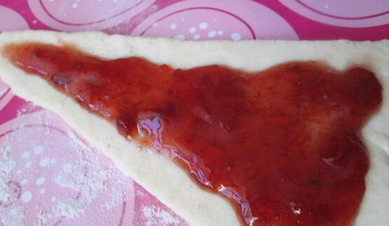 елочка с джемом из творожно-слоеного теста