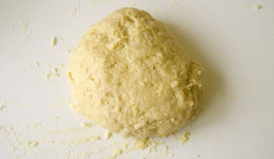 кростата с абрикосовым джемом