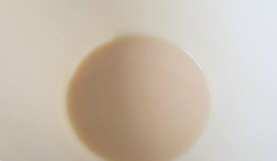 крученая булка с абрикосовым джемом