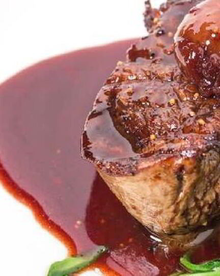 Рецепт сочной говядины с джемом из красной смородины