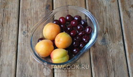 абрикосово-вишневый компот на зиму