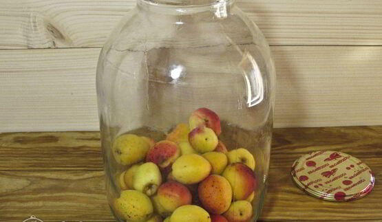 компот из абрикосов и яблок на зиму