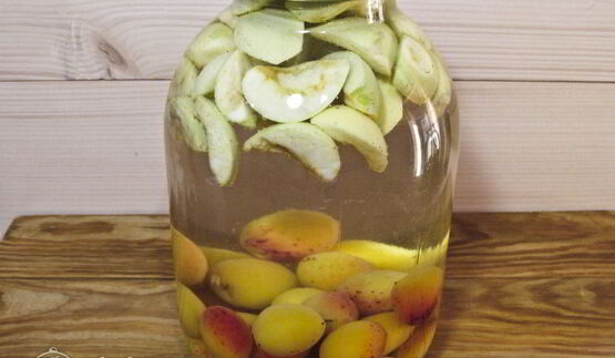 компот из абрикосов и яблок на зиму