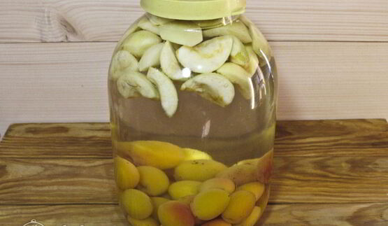 компот из абрикосов и яблок на зиму