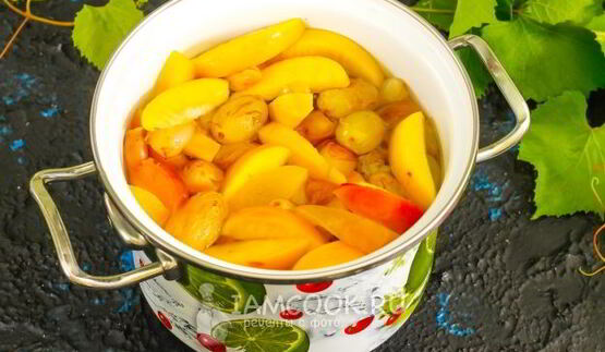 компот из винограда и яблок на зиму