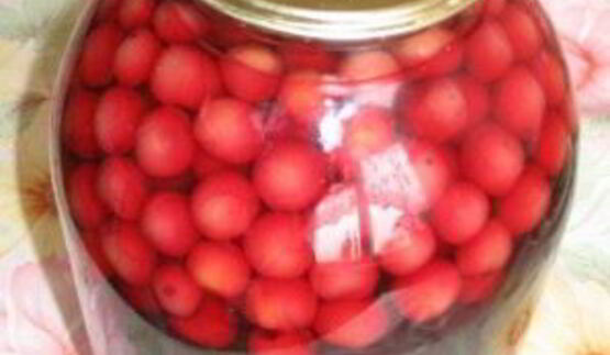 компот из вишни с косточками на зиму