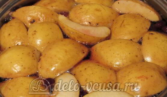 компот из яблок и черной смородины