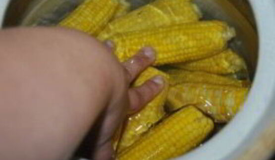 консервированная кукуруза в початках на зиму