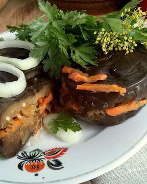 Квашеные баклажаны с морковкой