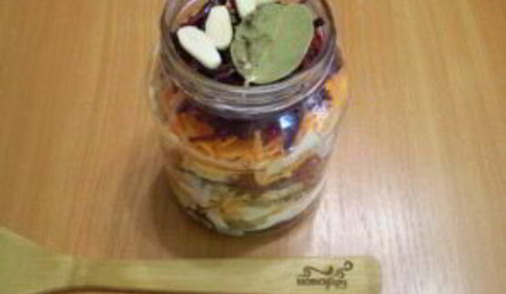 быстрая маринованная капуста со свеклой