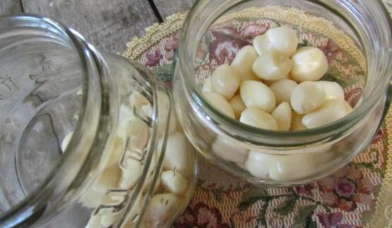 чеснок маринованный с крыжовником