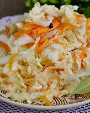 Маринованная капуста горячим рассолом