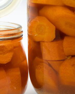 Маринованная морковь