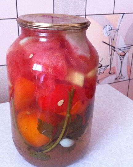 Рецепт маринованных арбузов с помидорами