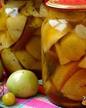 Острые зеленые помидоры на зиму