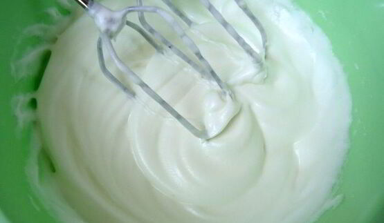 рулет с яблочным повидлом