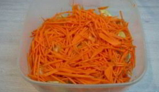 синенькие с морковкой квашеные