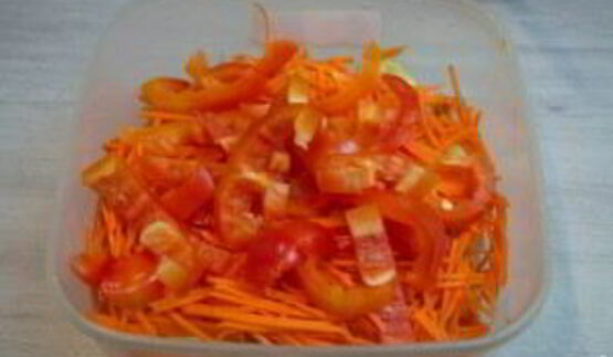 синенькие с морковкой квашеные