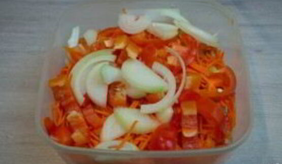 синенькие с морковкой квашеные