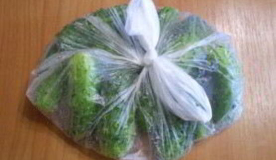 быстрые малосольные огурцы в пакете