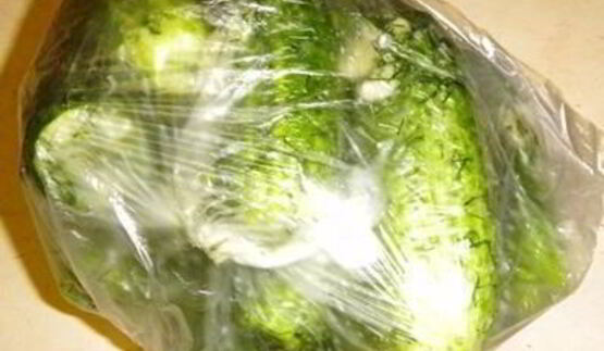 малосольные хрустящие огурцы в пакете без рассола