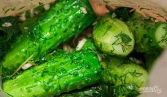 малосольные огурчики в пакете