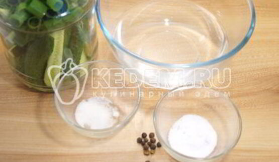 малосольные огурцы хрустящие