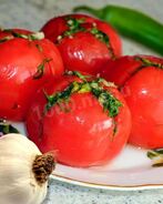 Малосольные помидоры с чесноком и зеленью