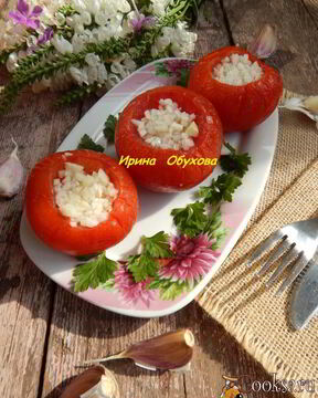 Помидоры малосольные с чесноком