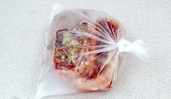 сало в луковой шелухе в мультиварке