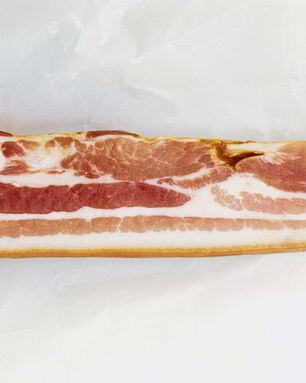 Сало в луковой шелухе