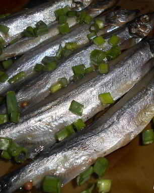 Соленая мойва по-домашнему