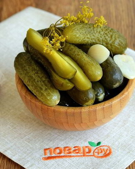 Рецепт соленых огурцов на зиму в банках