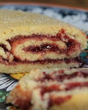 Рулет с вареньем простой