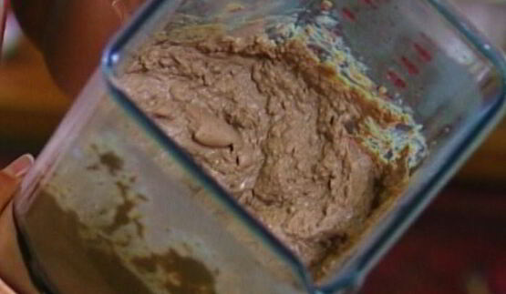 тосты с вареньем и паштетом из куриной печенки