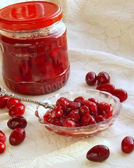 Рецепт варенья из кизила с косточками пятиминутка