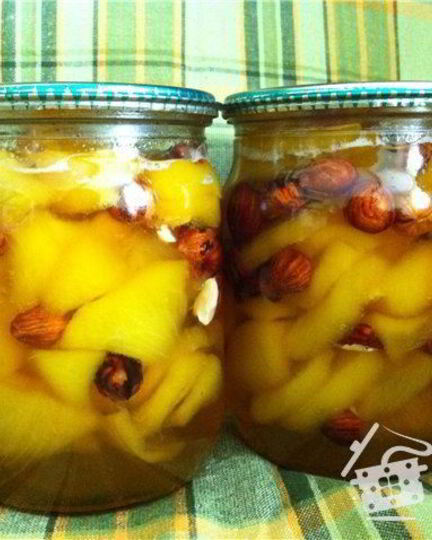 Рецепт варенья из персиков с орешками и медом