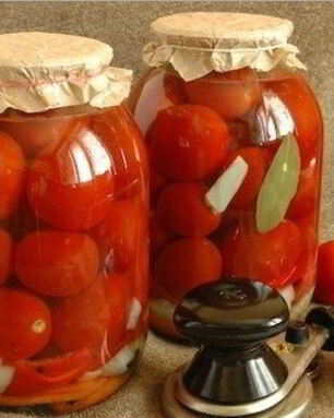 Засолка помидоров с луком на зиму