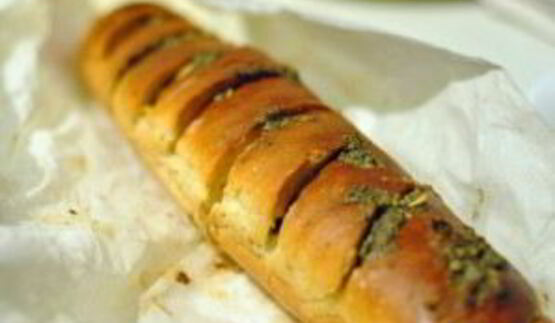 батон с чесноком и зеленью